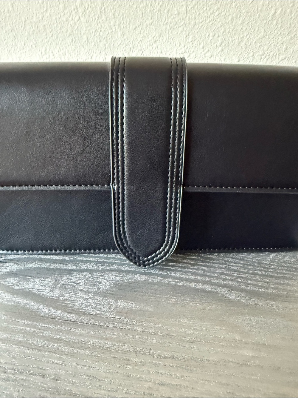 NWT Moda Luxe faux leather black magnetic closure bag with two removable straps - Picture 6 of 10